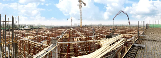 綠愛(ài)小鎮(zhèn)共享工廠一期今日?qǐng)A滿封頂，預(yù)計(jì)下半年正式投產(chǎn)運(yùn)營(yíng)